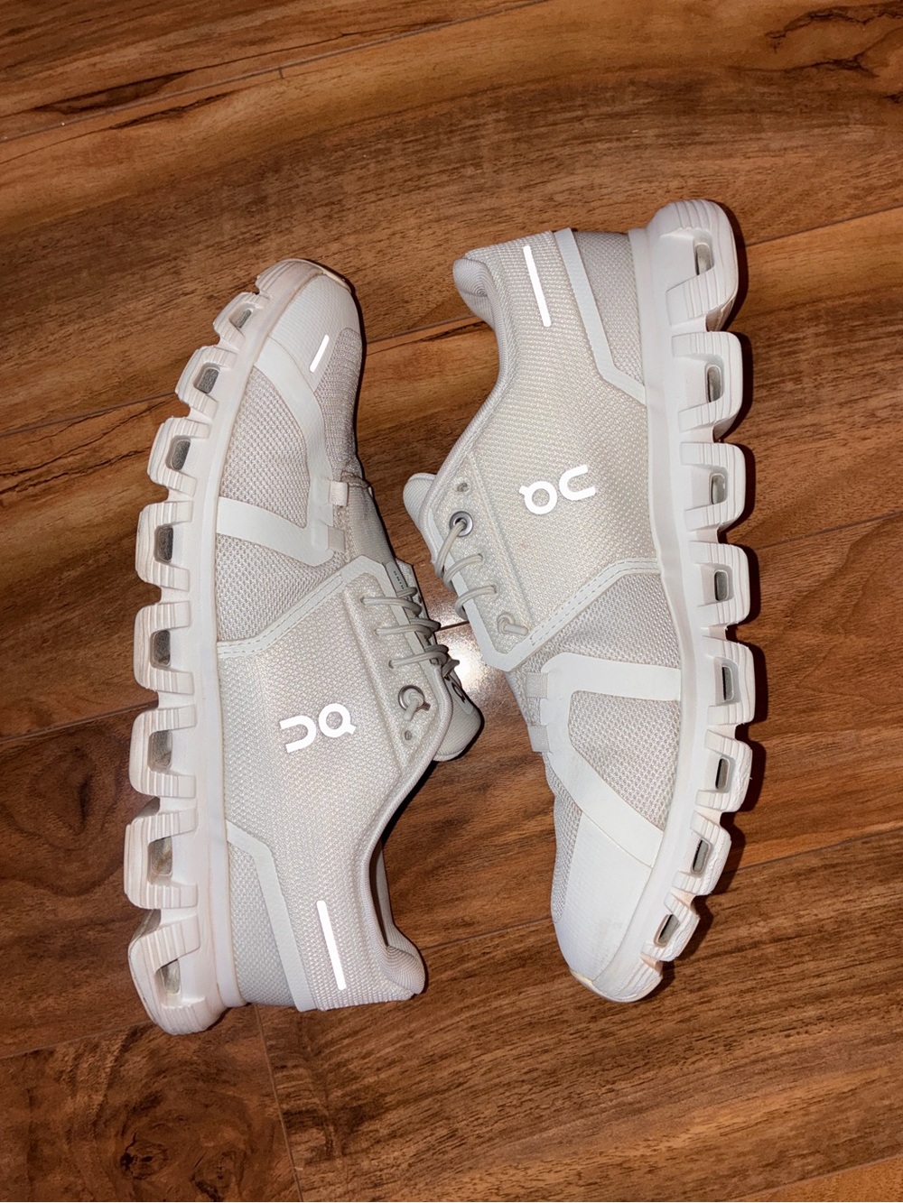 On Cloud 6 Women’s Athletic Running Sneaker Shoes, white - size 9.5 - Picture 8 of 10